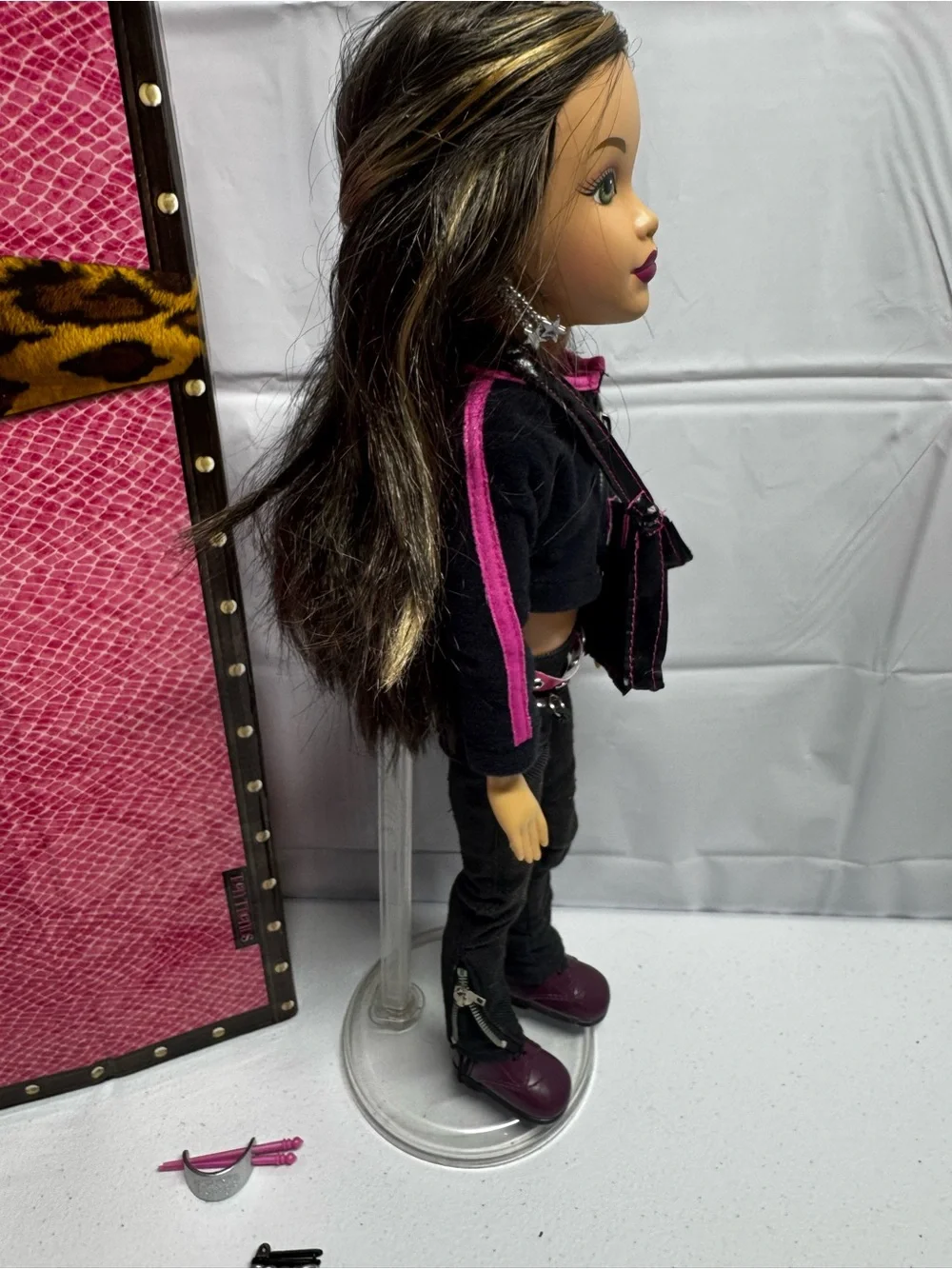 Mattel Teen Trends Kianna Doll with accessories, stand, case